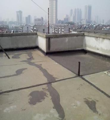 岳阳市漏水维修 楼顶漏水是什么原因，楼顶漏水维修方法是什么?
